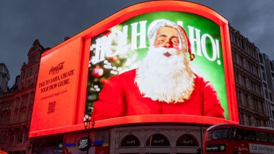 Up Next: Coca-Cola presents virtual snow globes in immersive AI DOOH experience